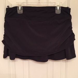 Lululemon black skirt